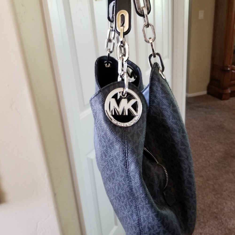 MICHAEL Michael Kors Lillie Large Chain Shoulder